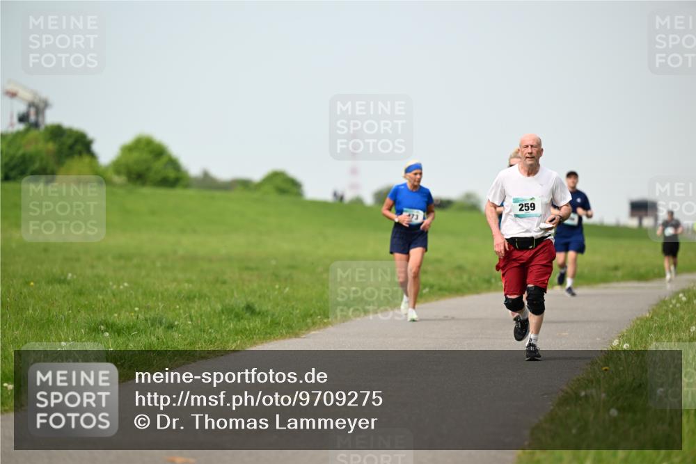 10.05.2026 - 8. Wedeler Halbmarathon Dr. Thomas Lammeyer http://msf.ph/oto/9709275 10.05.2026 12:03:02 Laufen 259 meine-sportfotos.de