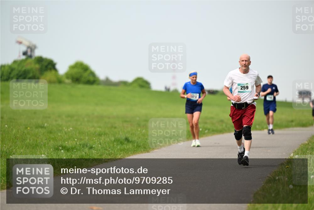 10.05.2026 - 8. Wedeler Halbmarathon Dr. Thomas Lammeyer http://msf.ph/oto/9709285 10.05.2026 12:03:02 Laufen 259 meine-sportfotos.de