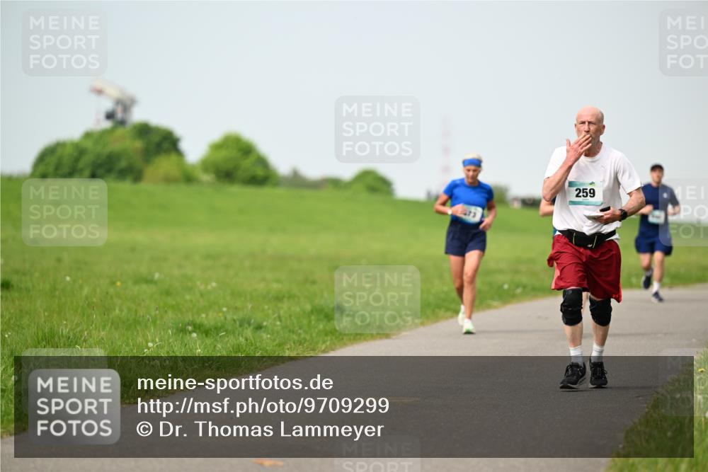 10.05.2026 - 8. Wedeler Halbmarathon Dr. Thomas Lammeyer http://msf.ph/oto/9709299 10.05.2026 12:03:03 Laufen 259 meine-sportfotos.de