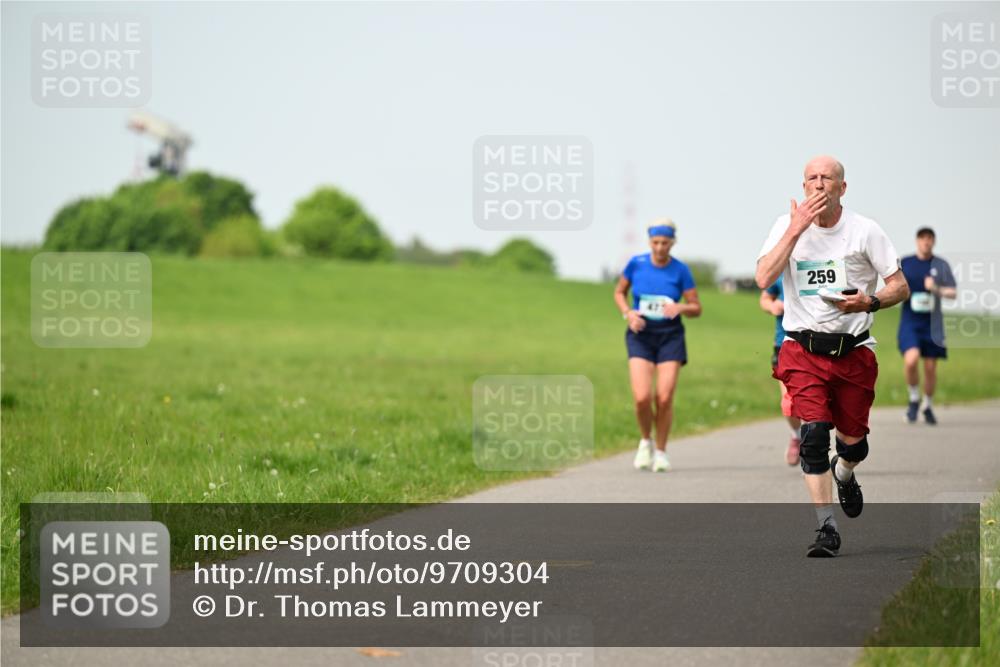 10.05.2026 - 8. Wedeler Halbmarathon Dr. Thomas Lammeyer http://msf.ph/oto/9709304 10.05.2026 12:03:03 Laufen 259 meine-sportfotos.de