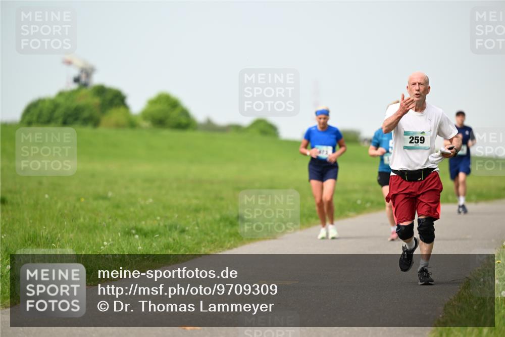 10.05.2026 - 8. Wedeler Halbmarathon Dr. Thomas Lammeyer http://msf.ph/oto/9709309 10.05.2026 12:03:04 Laufen 259 meine-sportfotos.de