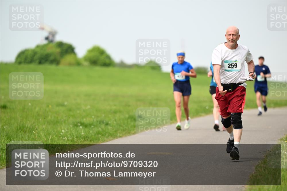 10.05.2026 - 8. Wedeler Halbmarathon Dr. Thomas Lammeyer http://msf.ph/oto/9709320 10.05.2026 12:03:04 Laufen 259 meine-sportfotos.de