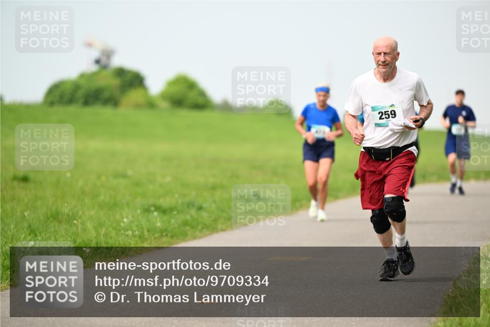 10.05.2026 - 8. Wedeler Halbmarathon Dr. Thomas Lammeyer http://msf.ph/oto/9709334 10.05.2026 12:03:05 Laufen 259 meine-sportfotos.de