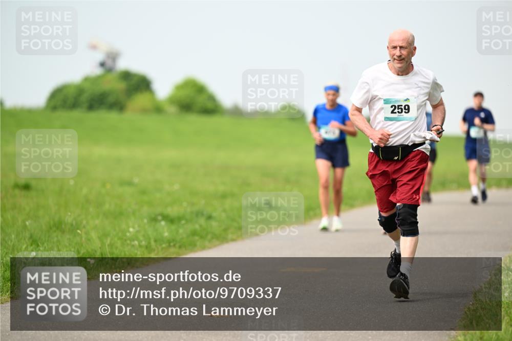 10.05.2026 - 8. Wedeler Halbmarathon Dr. Thomas Lammeyer http://msf.ph/oto/9709337 10.05.2026 12:03:05 Laufen 259 meine-sportfotos.de