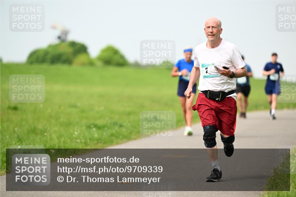 10.05.2026 - 8. Wedeler Halbmarathon Dr. Thomas Lammeyer http://msf.ph/oto/9709339 10.05.2026 12:03:05 Laufen  meine-sportfotos.de