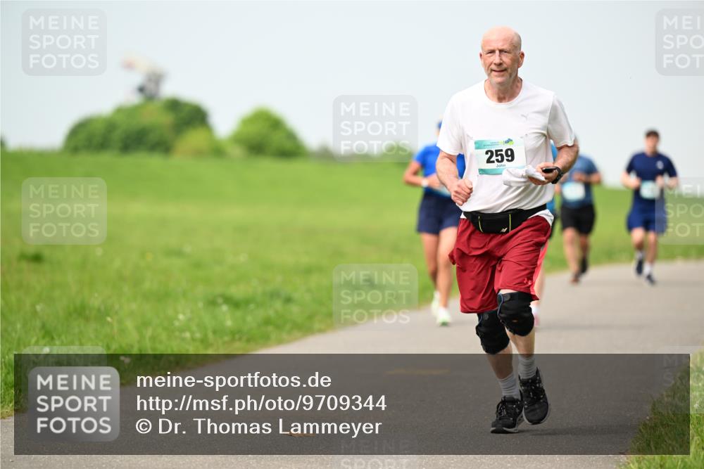 10.05.2026 - 8. Wedeler Halbmarathon Dr. Thomas Lammeyer http://msf.ph/oto/9709344 10.05.2026 12:03:06 Laufen 259 meine-sportfotos.de