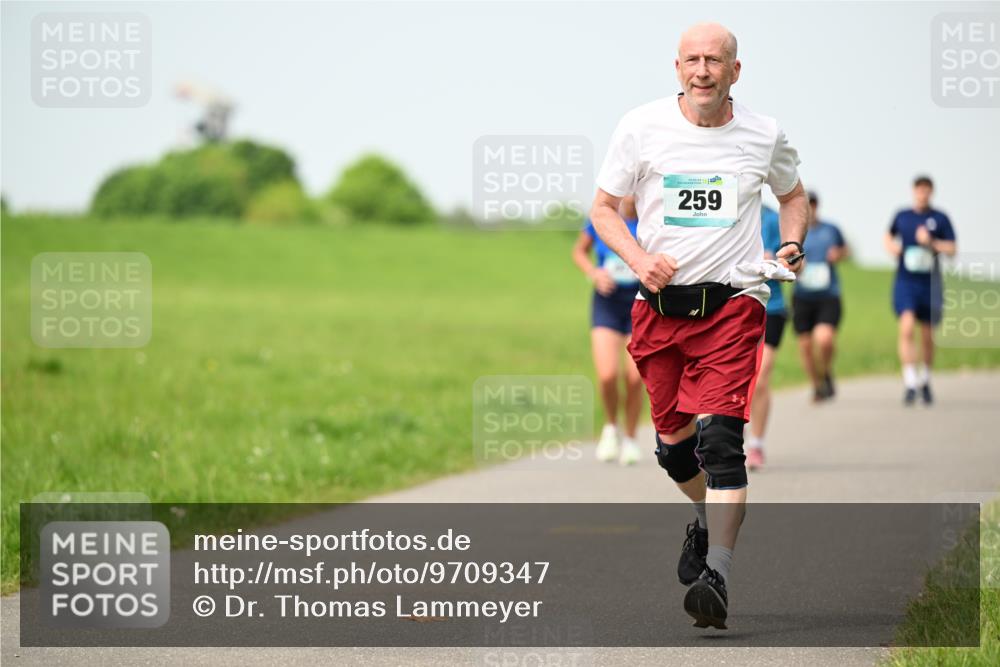 10.05.2026 - 8. Wedeler Halbmarathon Dr. Thomas Lammeyer http://msf.ph/oto/9709347 10.05.2026 12:03:06 Laufen 259 meine-sportfotos.de