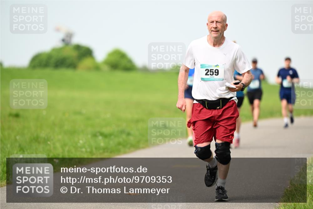 10.05.2026 - 8. Wedeler Halbmarathon Dr. Thomas Lammeyer http://msf.ph/oto/9709353 10.05.2026 12:03:06 Laufen 259 meine-sportfotos.de