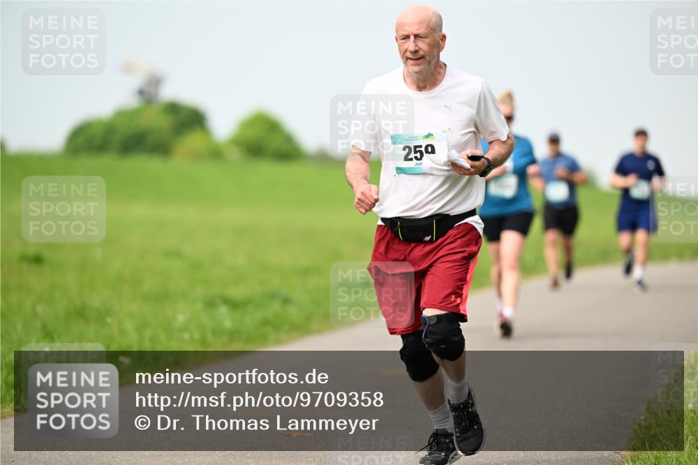 10.05.2026 - 8. Wedeler Halbmarathon Dr. Thomas Lammeyer http://msf.ph/oto/9709358 10.05.2026 12:03:06 Laufen 259 meine-sportfotos.de