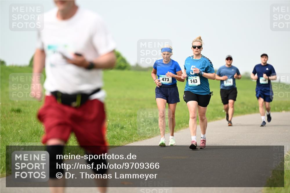10.05.2026 - 8. Wedeler Halbmarathon Dr. Thomas Lammeyer http://msf.ph/oto/9709366 10.05.2026 12:03:07 Laufen 473, 143 meine-sportfotos.de