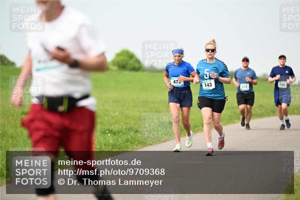 10.05.2026 - 8. Wedeler Halbmarathon Dr. Thomas Lammeyer http://msf.ph/oto/9709368 10.05.2026 12:03:07 Laufen 473, 143, 274, 206 meine-sportfotos.de
