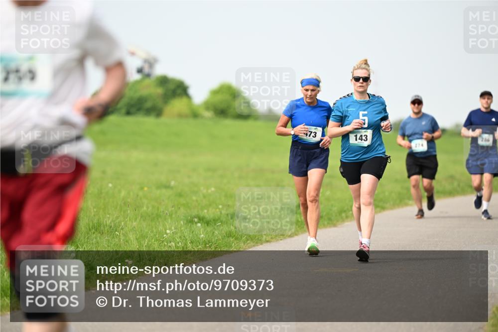10.05.2026 - 8. Wedeler Halbmarathon Dr. Thomas Lammeyer http://msf.ph/oto/9709373 10.05.2026 12:03:08 Laufen 200, 143, 274, 206 meine-sportfotos.de