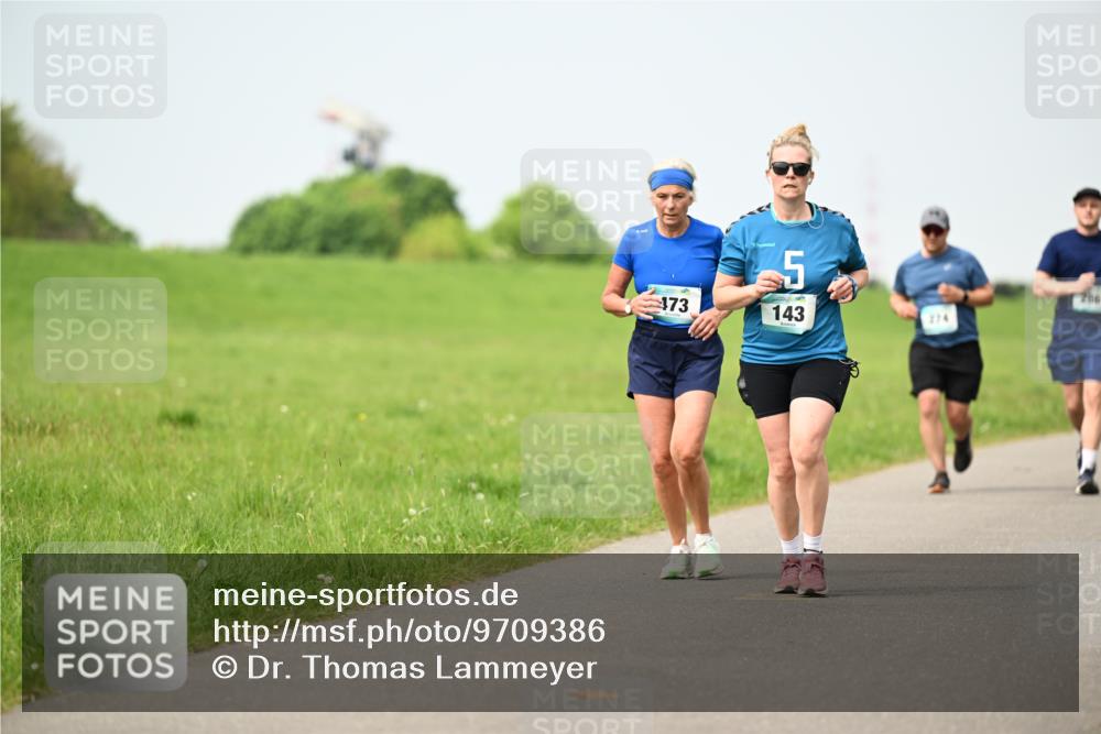10.05.2026 - 8. Wedeler Halbmarathon Dr. Thomas Lammeyer http://msf.ph/oto/9709386 10.05.2026 12:03:08 Laufen 473, 143, 274, 706 meine-sportfotos.de