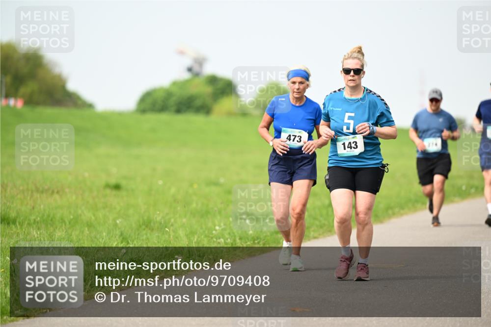 10.05.2026 - 8. Wedeler Halbmarathon Dr. Thomas Lammeyer http://msf.ph/oto/9709408 10.05.2026 12:03:09 Laufen 473, 143 meine-sportfotos.de