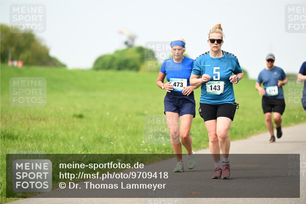 10.05.2026 - 8. Wedeler Halbmarathon Dr. Thomas Lammeyer http://msf.ph/oto/9709418 10.05.2026 12:03:10 Laufen 473, 143 meine-sportfotos.de
