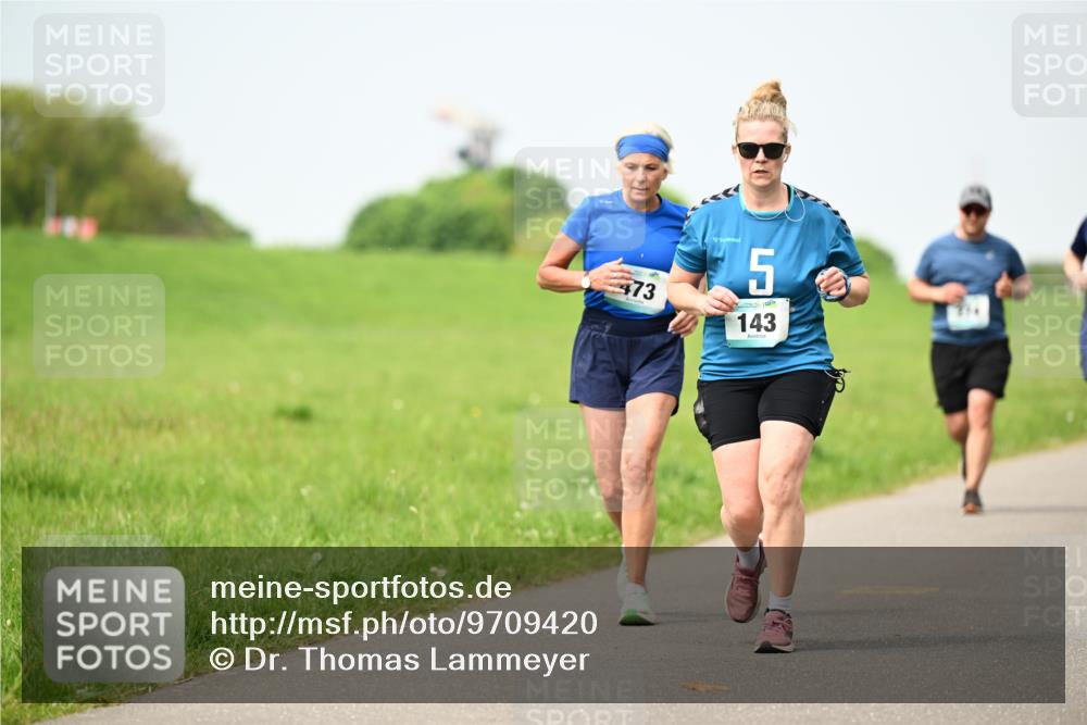 10.05.2026 - 8. Wedeler Halbmarathon Dr. Thomas Lammeyer http://msf.ph/oto/9709420 10.05.2026 12:03:10 Laufen 473, 143 meine-sportfotos.de