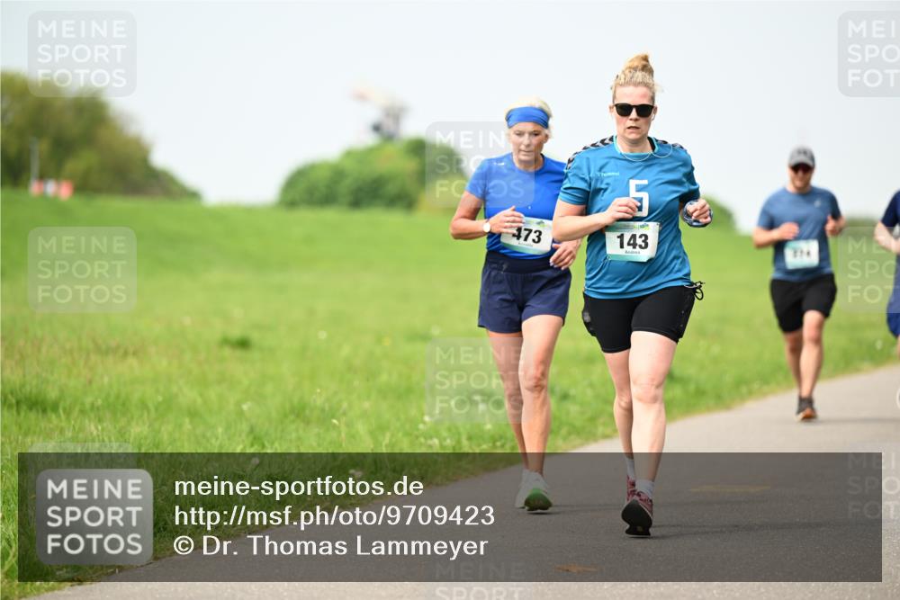 10.05.2026 - 8. Wedeler Halbmarathon Dr. Thomas Lammeyer http://msf.ph/oto/9709423 10.05.2026 12:03:10 Laufen 473, 143 meine-sportfotos.de