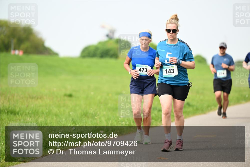10.05.2026 - 8. Wedeler Halbmarathon Dr. Thomas Lammeyer http://msf.ph/oto/9709426 10.05.2026 12:03:10 Laufen 473, 143 meine-sportfotos.de