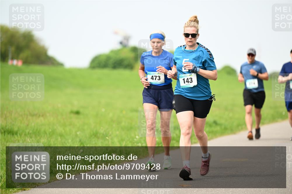 10.05.2026 - 8. Wedeler Halbmarathon Dr. Thomas Lammeyer http://msf.ph/oto/9709428 10.05.2026 12:03:10 Laufen 473, 143 meine-sportfotos.de