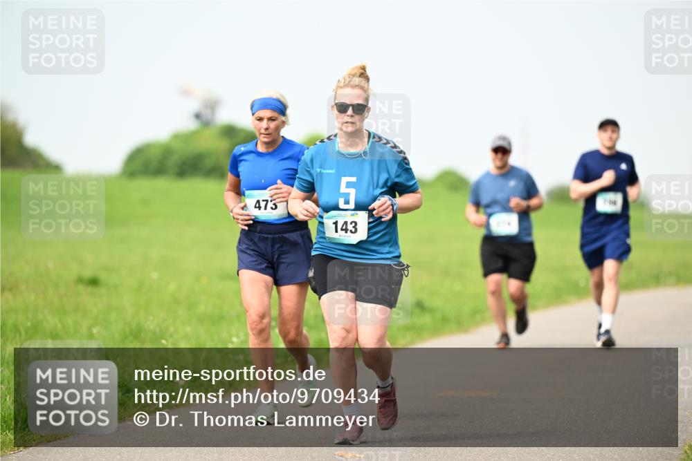10.05.2026 - 8. Wedeler Halbmarathon Dr. Thomas Lammeyer http://msf.ph/oto/9709434 10.05.2026 12:03:10 Laufen 473, 143 meine-sportfotos.de