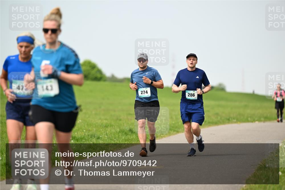 10.05.2026 - 8. Wedeler Halbmarathon Dr. Thomas Lammeyer http://msf.ph/oto/9709442 10.05.2026 12:03:12 Laufen 143, 274, 286 meine-sportfotos.de
