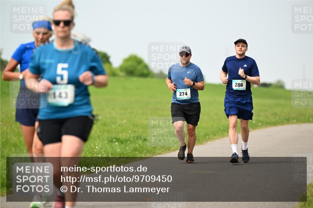 10.05.2026 - 8. Wedeler Halbmarathon Dr. Thomas Lammeyer http://msf.ph/oto/9709450 10.05.2026 12:03:12 Laufen 143, 274, 286 meine-sportfotos.de