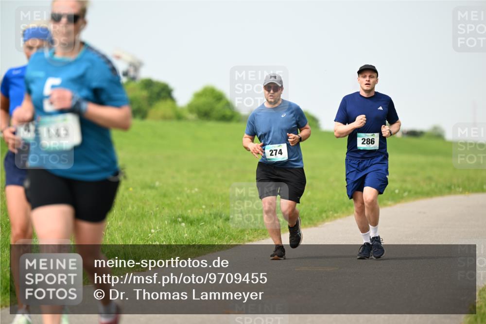 10.05.2026 - 8. Wedeler Halbmarathon Dr. Thomas Lammeyer http://msf.ph/oto/9709455 10.05.2026 12:03:13 Laufen 274, 286 meine-sportfotos.de
