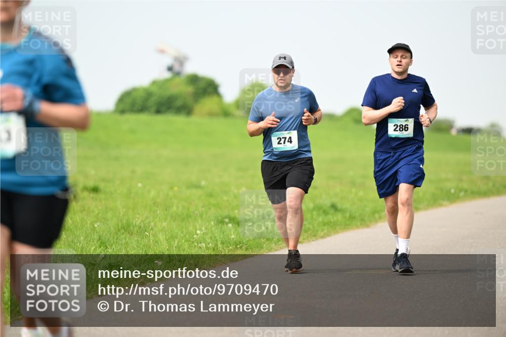 10.05.2026 - 8. Wedeler Halbmarathon Dr. Thomas Lammeyer http://msf.ph/oto/9709470 10.05.2026 12:03:13 Laufen 274, 286 meine-sportfotos.de