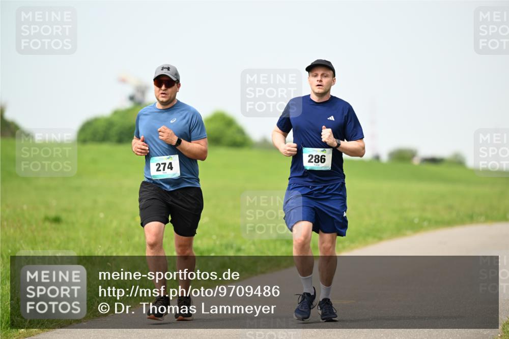 10.05.2026 - 8. Wedeler Halbmarathon Dr. Thomas Lammeyer http://msf.ph/oto/9709486 10.05.2026 12:03:14 Laufen 274, 286 meine-sportfotos.de