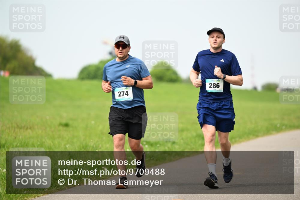10.05.2026 - 8. Wedeler Halbmarathon Dr. Thomas Lammeyer http://msf.ph/oto/9709488 10.05.2026 12:03:15 Laufen 286, 274 meine-sportfotos.de