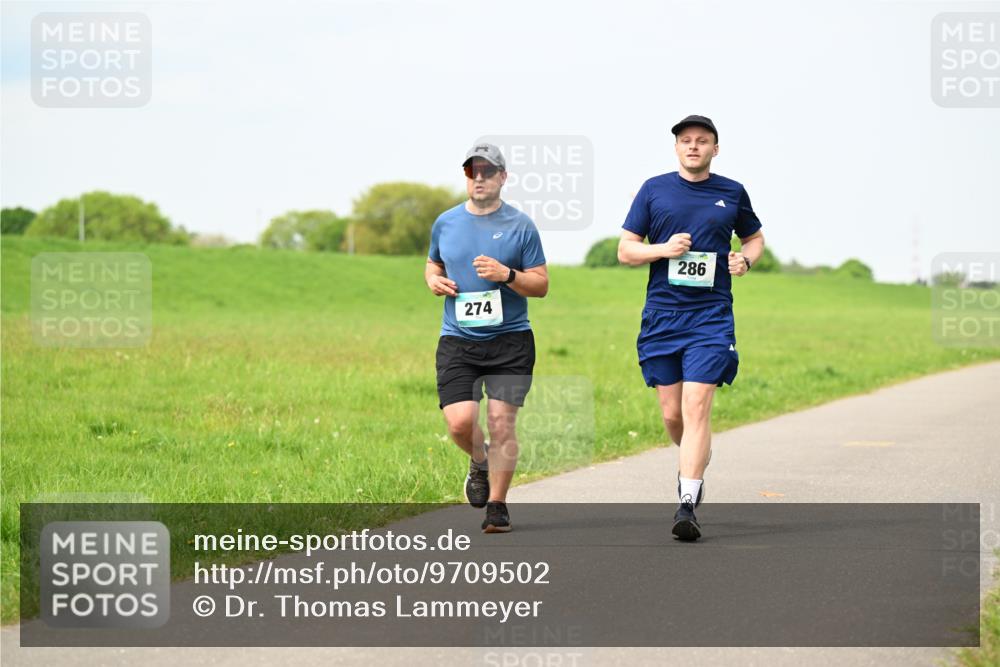 10.05.2026 - 8. Wedeler Halbmarathon Dr. Thomas Lammeyer http://msf.ph/oto/9709502 10.05.2026 12:03:16 Laufen 274, 286 meine-sportfotos.de