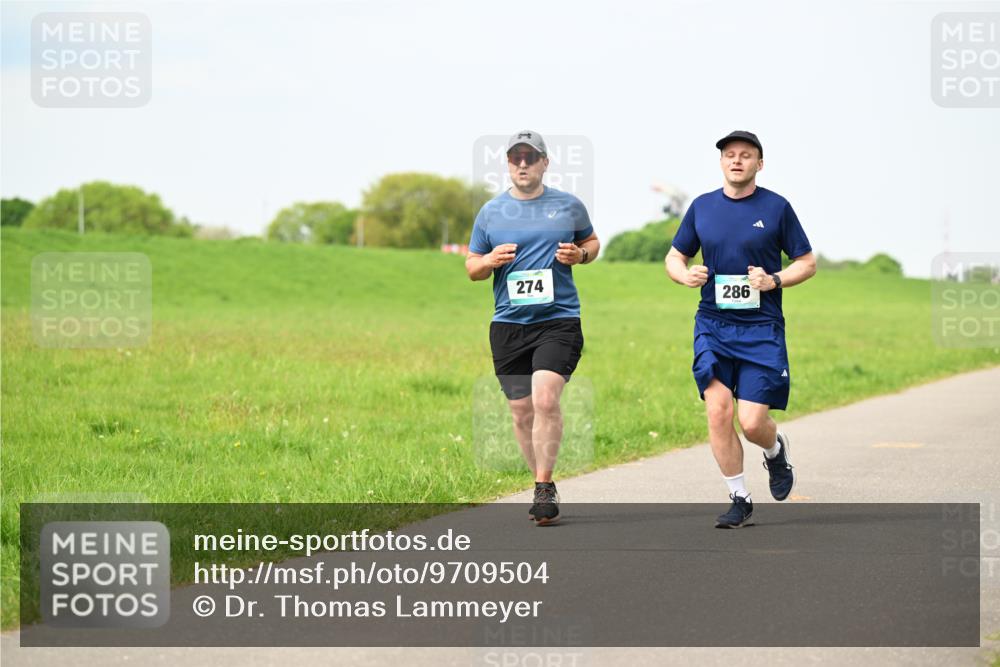 10.05.2026 - 8. Wedeler Halbmarathon Dr. Thomas Lammeyer http://msf.ph/oto/9709504 10.05.2026 12:03:16 Laufen 274, 286 meine-sportfotos.de