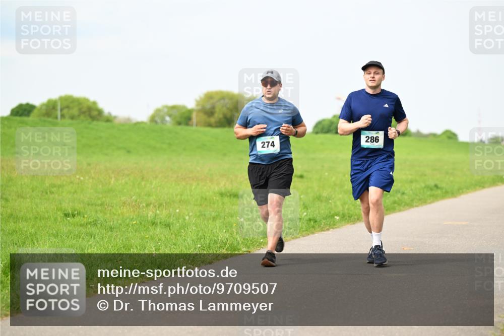 10.05.2026 - 8. Wedeler Halbmarathon Dr. Thomas Lammeyer http://msf.ph/oto/9709507 10.05.2026 12:03:16 Laufen 274, 286 meine-sportfotos.de