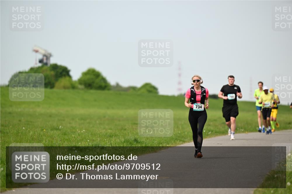 10.05.2026 - 8. Wedeler Halbmarathon Dr. Thomas Lammeyer http://msf.ph/oto/9709512 10.05.2026 12:03:24 Laufen 734 meine-sportfotos.de