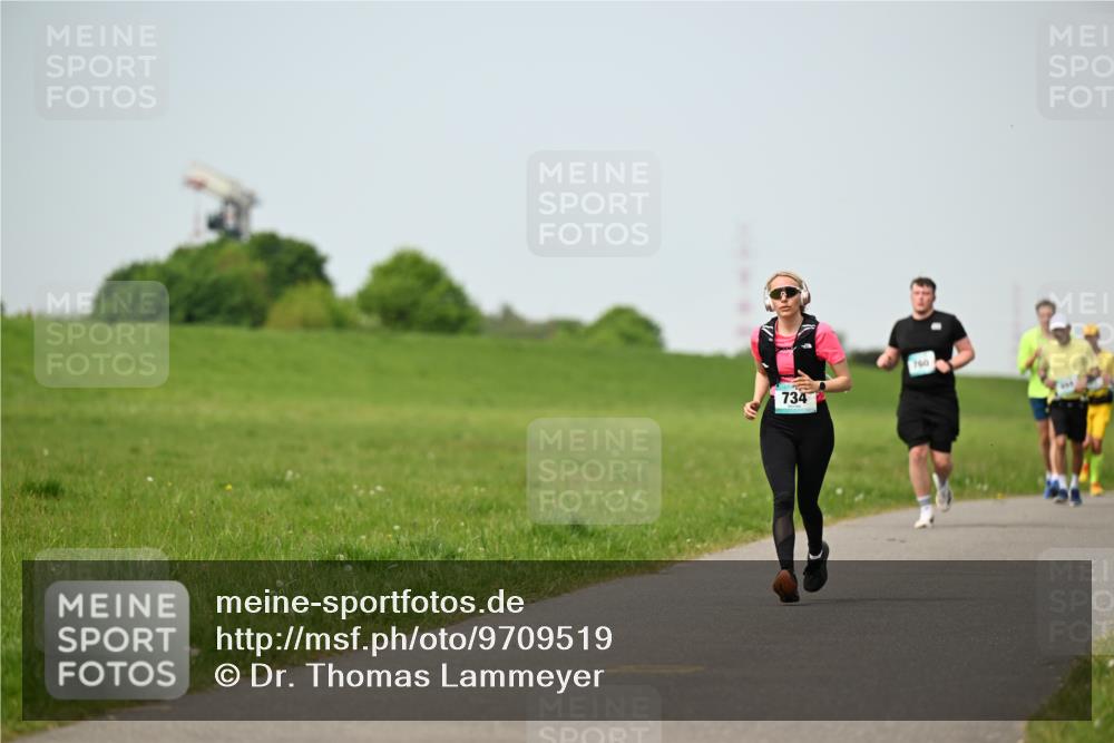 10.05.2026 - 8. Wedeler Halbmarathon Dr. Thomas Lammeyer http://msf.ph/oto/9709519 10.05.2026 12:03:25 Laufen 734 meine-sportfotos.de