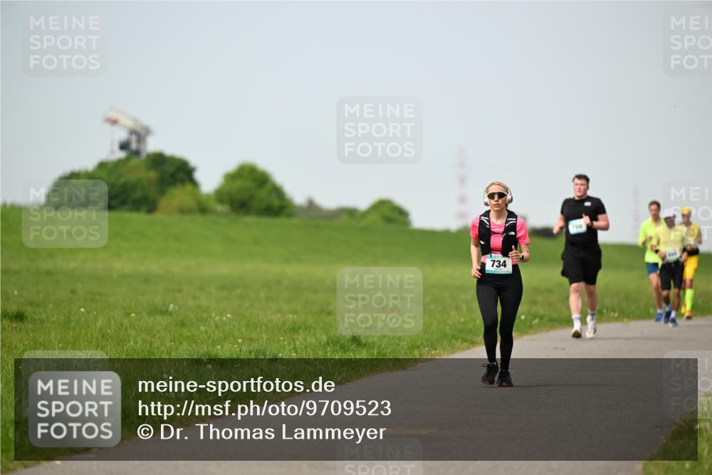 10.05.2026 - 8. Wedeler Halbmarathon Dr. Thomas Lammeyer http://msf.ph/oto/9709523 10.05.2026 12:03:25 Laufen 734, 760 meine-sportfotos.de