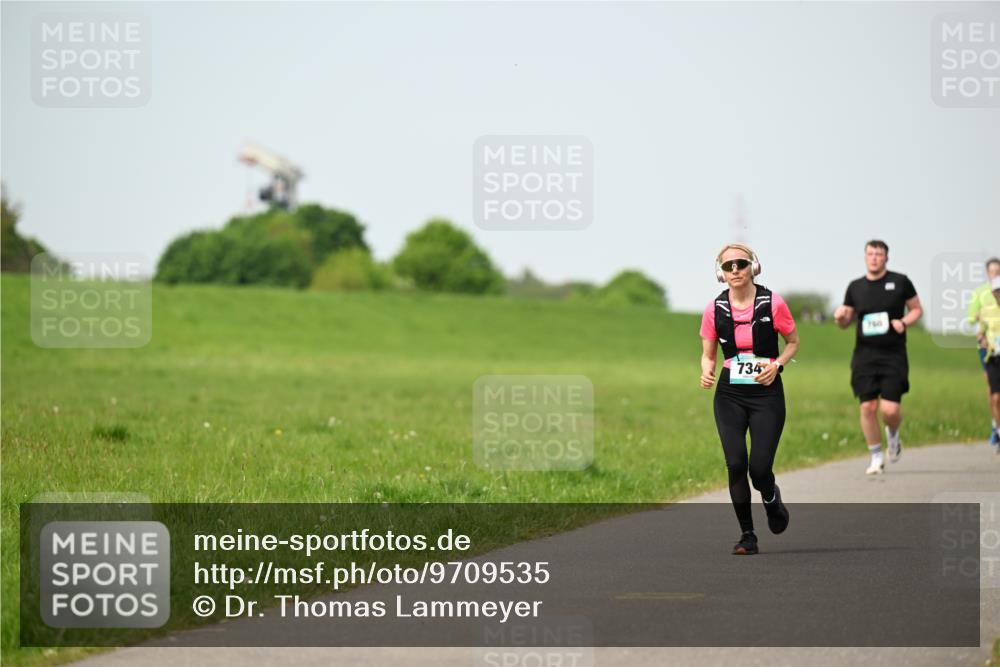 10.05.2026 - 8. Wedeler Halbmarathon Dr. Thomas Lammeyer http://msf.ph/oto/9709535 10.05.2026 12:03:26 Laufen 734, 760 meine-sportfotos.de