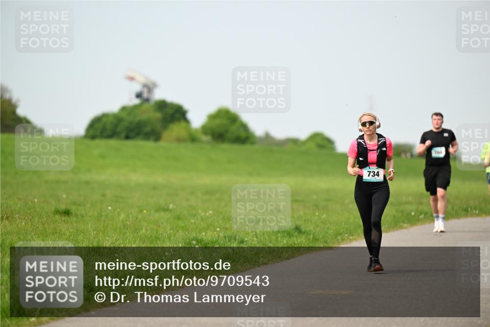10.05.2026 - 8. Wedeler Halbmarathon Dr. Thomas Lammeyer http://msf.ph/oto/9709543 10.05.2026 12:03:26 Laufen 734, 760 meine-sportfotos.de