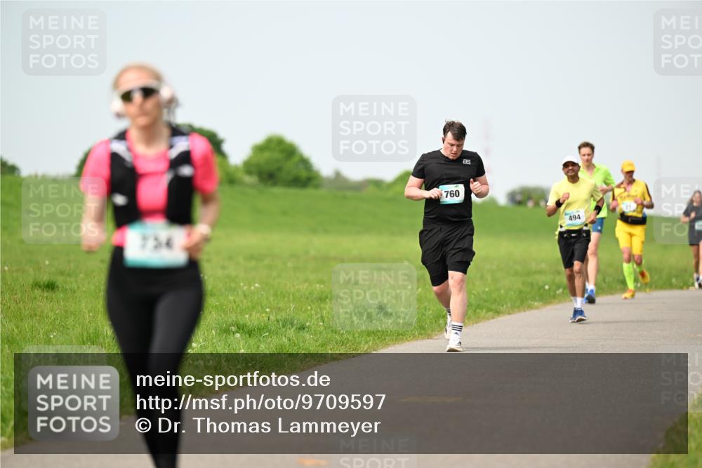 10.05.2026 - 8. Wedeler Halbmarathon Dr. Thomas Lammeyer http://msf.ph/oto/9709597 10.05.2026 12:03:30 Laufen 754, 760, 494 meine-sportfotos.de