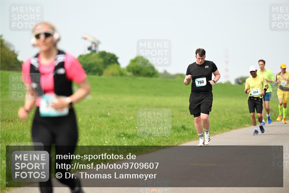 10.05.2026 - 8. Wedeler Halbmarathon Dr. Thomas Lammeyer http://msf.ph/oto/9709607 10.05.2026 12:03:31 Laufen 760, 494 meine-sportfotos.de