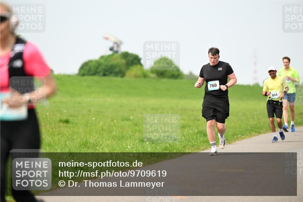 10.05.2026 - 8. Wedeler Halbmarathon Dr. Thomas Lammeyer http://msf.ph/oto/9709619 10.05.2026 12:03:32 Laufen 760, 494 meine-sportfotos.de