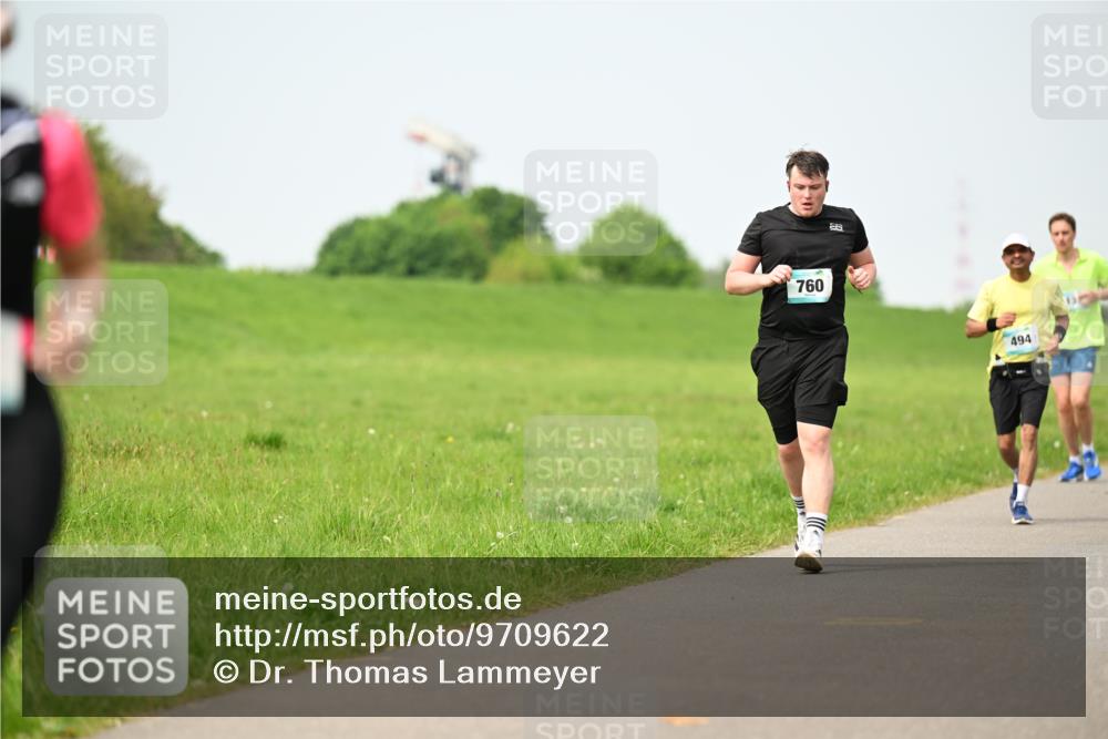 10.05.2026 - 8. Wedeler Halbmarathon Dr. Thomas Lammeyer http://msf.ph/oto/9709622 10.05.2026 12:03:32 Laufen 760, 494 meine-sportfotos.de