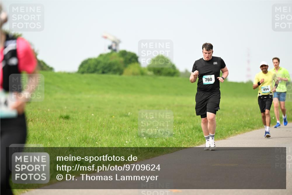 10.05.2026 - 8. Wedeler Halbmarathon Dr. Thomas Lammeyer http://msf.ph/oto/9709624 10.05.2026 12:03:32 Laufen 760, 494 meine-sportfotos.de