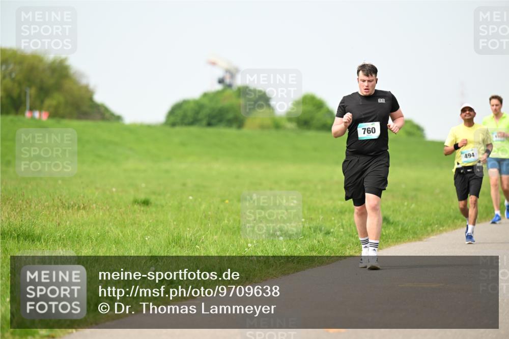 10.05.2026 - 8. Wedeler Halbmarathon Dr. Thomas Lammeyer http://msf.ph/oto/9709638 10.05.2026 12:03:33 Laufen 760, 494 meine-sportfotos.de