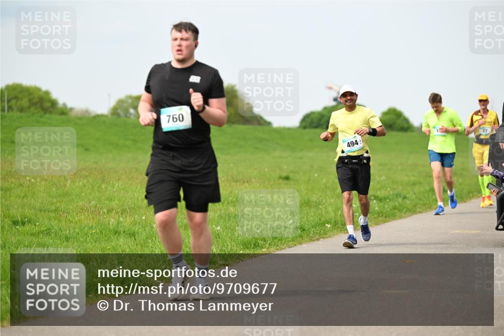 10.05.2026 - 8. Wedeler Halbmarathon Dr. Thomas Lammeyer http://msf.ph/oto/9709677 10.05.2026 12:03:38 Laufen 760, 494 meine-sportfotos.de