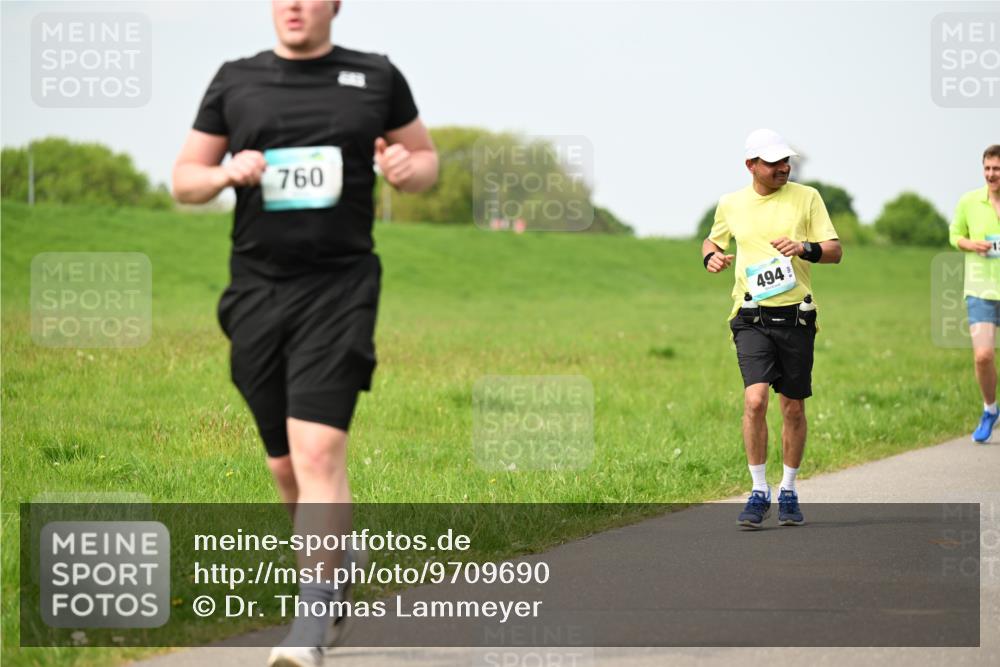 10.05.2026 - 8. Wedeler Halbmarathon Dr. Thomas Lammeyer http://msf.ph/oto/9709690 10.05.2026 12:03:39 Laufen 760, 494 meine-sportfotos.de