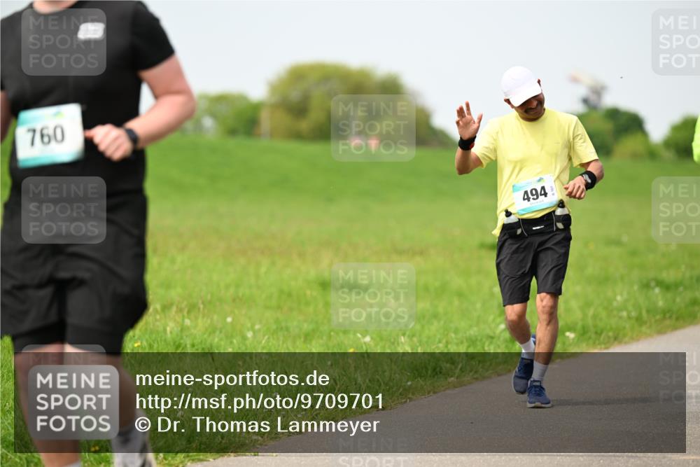 10.05.2026 - 8. Wedeler Halbmarathon Dr. Thomas Lammeyer http://msf.ph/oto/9709701 10.05.2026 12:03:39 Laufen 760, 494 meine-sportfotos.de