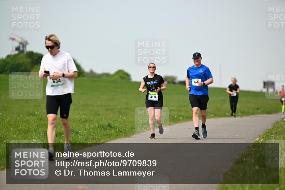 10.05.2026 - 8. Wedeler Halbmarathon Dr. Thomas Lammeyer http://msf.ph/oto/9709839 10.05.2026 12:03:51 Laufen 634, 318 meine-sportfotos.de