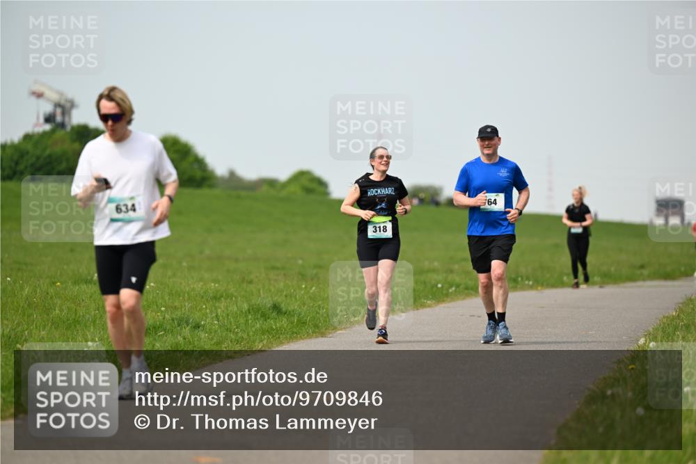 10.05.2026 - 8. Wedeler Halbmarathon Dr. Thomas Lammeyer http://msf.ph/oto/9709846 10.05.2026 12:03:52 Laufen 634, 318 meine-sportfotos.de