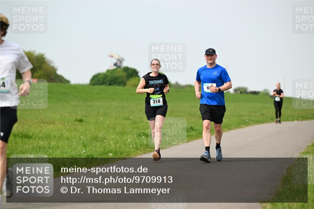 10.05.2026 - 8. Wedeler Halbmarathon Dr. Thomas Lammeyer http://msf.ph/oto/9709913 10.05.2026 12:03:55 Laufen 318 meine-sportfotos.de